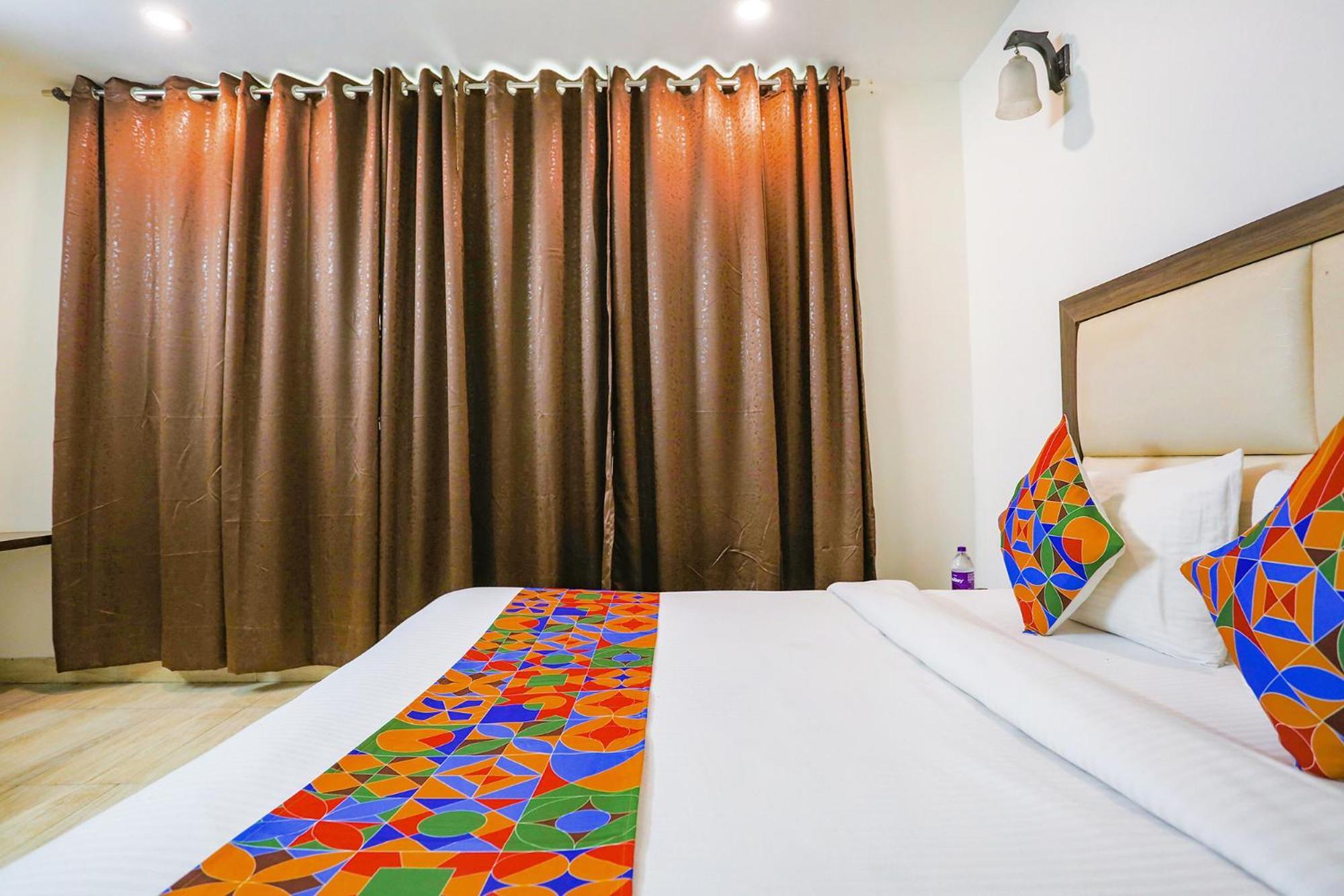 Fabhotel Jpm The Grand Bella - Nr Nehru Place Market New Delhi Exterior photo